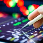 Bitcoin supera i 100.000 dollari, liquidazioni da record nel mercato